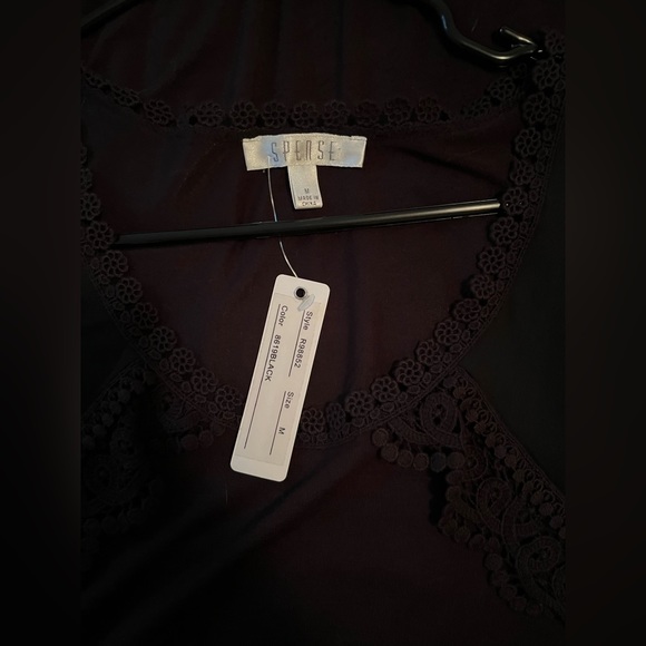 Sleeveless black dress - Picture 3 of 3